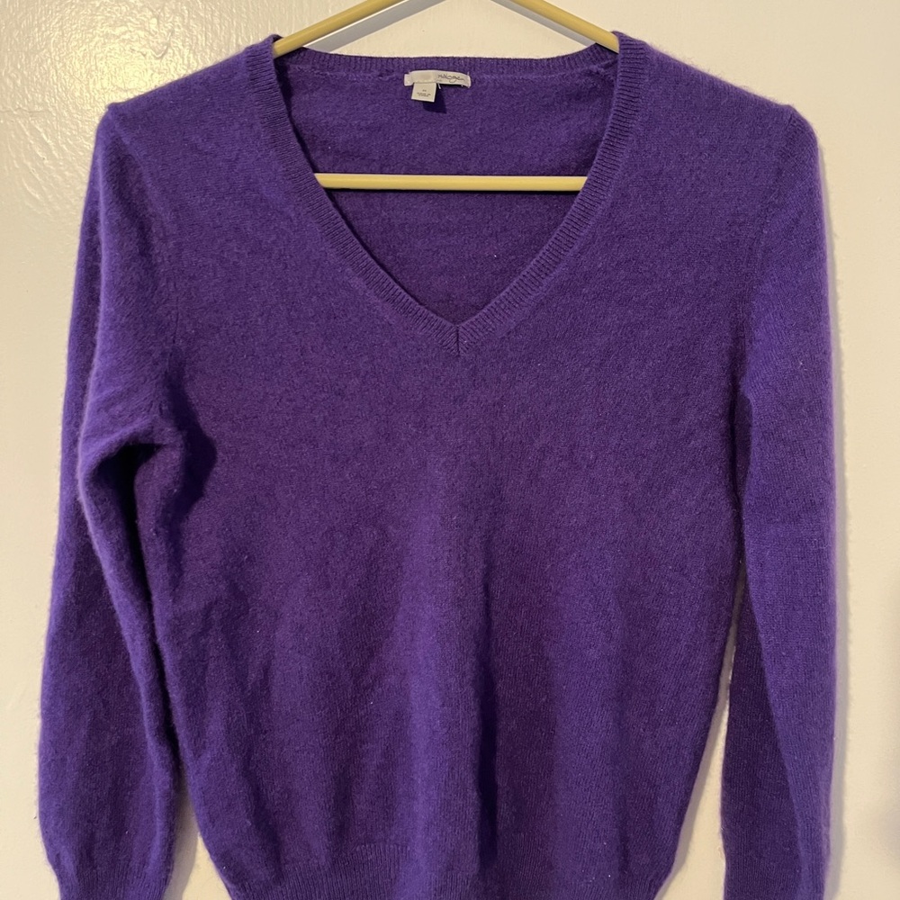 Halogen Women's Deep Purple V-Neck 100% Cashmere Sweater